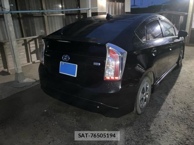 Toyota PRIUS 2014-01 8246412-3