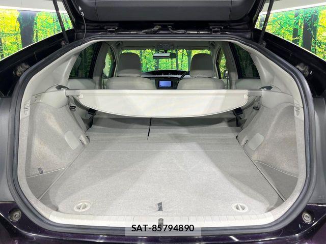 Toyota PRIUS 2012-08 8246395-9