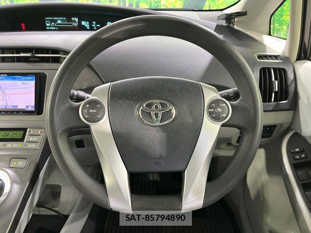 Toyota PRIUS 2012-08 8246395-10