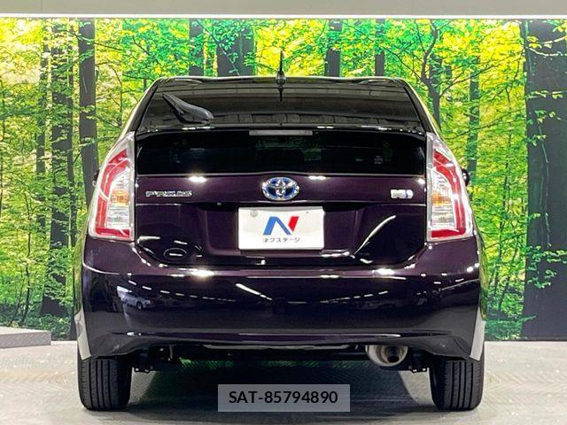 Toyota PRIUS 2012-08 8246395-14