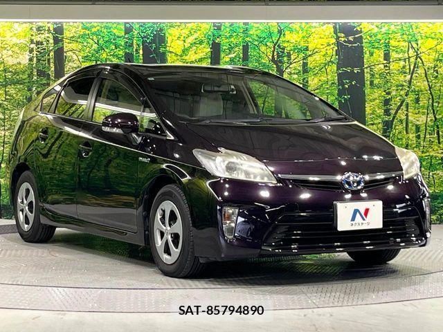 Toyota PRIUS 2012-08 8246395-15