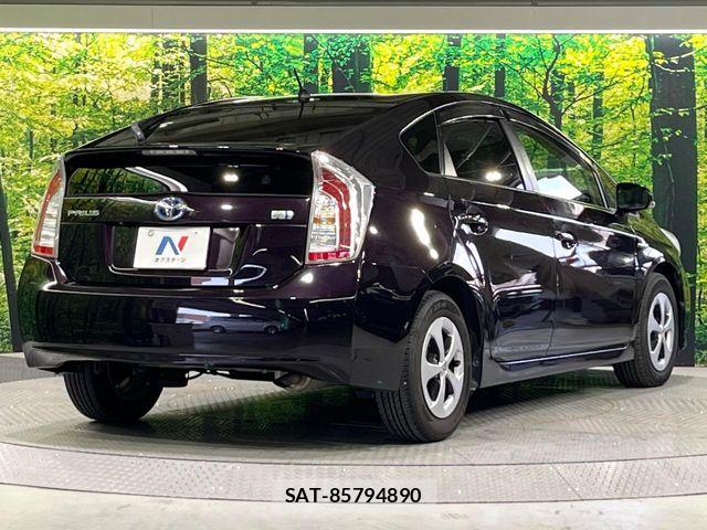 Toyota PRIUS 2012-08 8246395-16