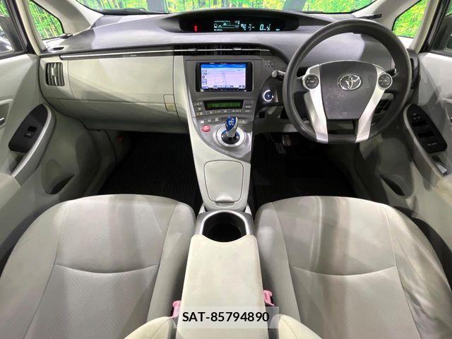 Toyota PRIUS 2012-08 8246395-4