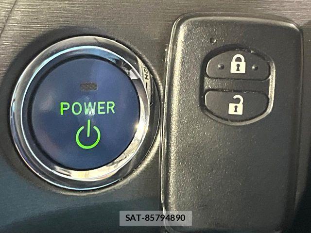 Toyota PRIUS 2012-08 8246395-5