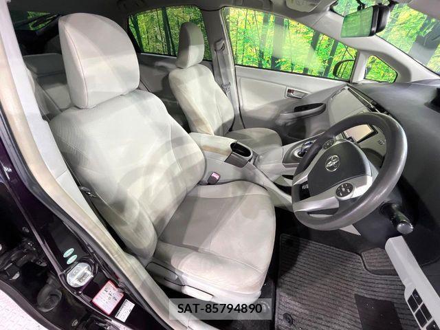 Toyota PRIUS 2012-08 8246395-7