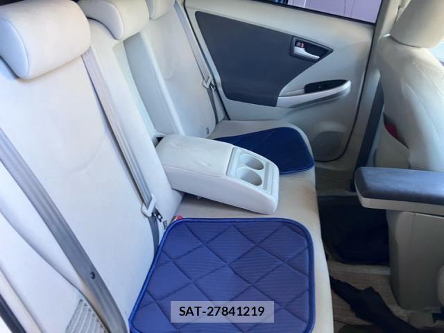 Toyota PRIUS 2010-09 8246405-10