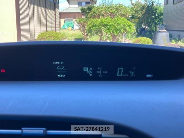 Toyota PRIUS 2010-09 8246405-14