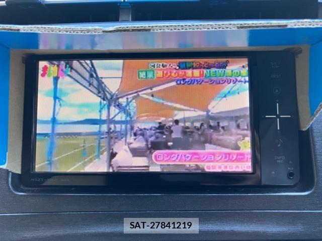 Toyota PRIUS 2010-09 8246405-15
