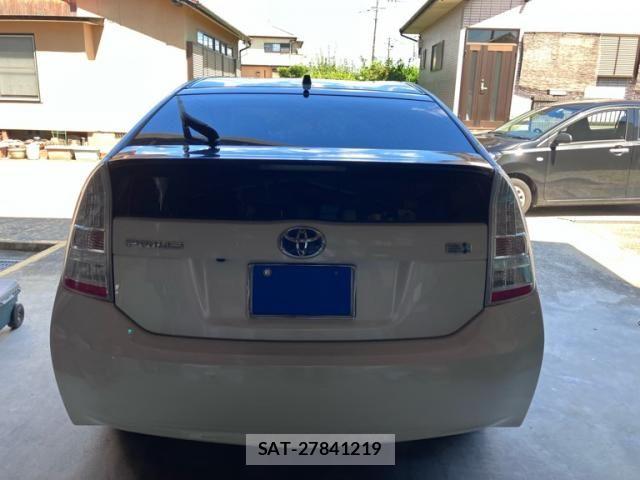 Toyota PRIUS 2010-09 8246405-2
