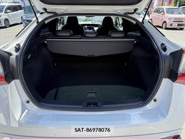Toyota PRIUS 2021-12 8246370-19