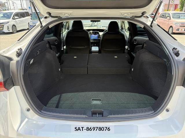 Toyota PRIUS 2021-12 8246370-20