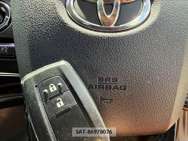 Toyota PRIUS 2021-12 8246370-26