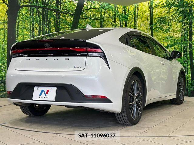 Toyota PRIUS 2023-05 8246365-16