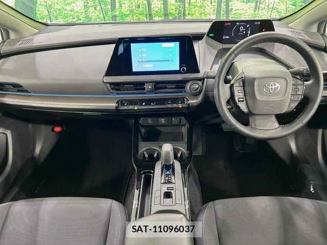 Toyota PRIUS 2023-05 8246365-1