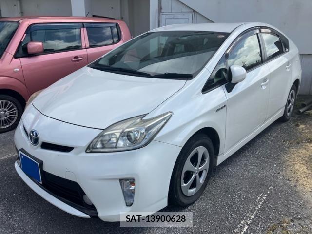 Toyota PRIUS 2014-02 8246404-0