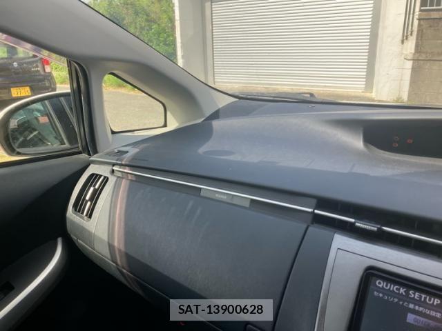 Toyota PRIUS 2014-02 8246404-12