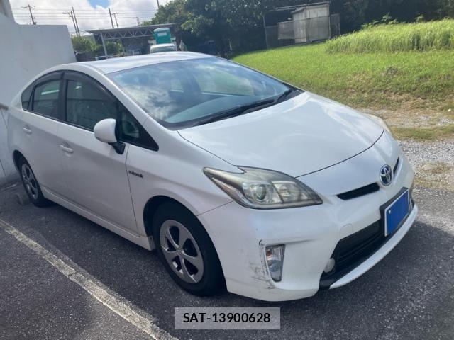 Toyota PRIUS 2014-02 8246404-1