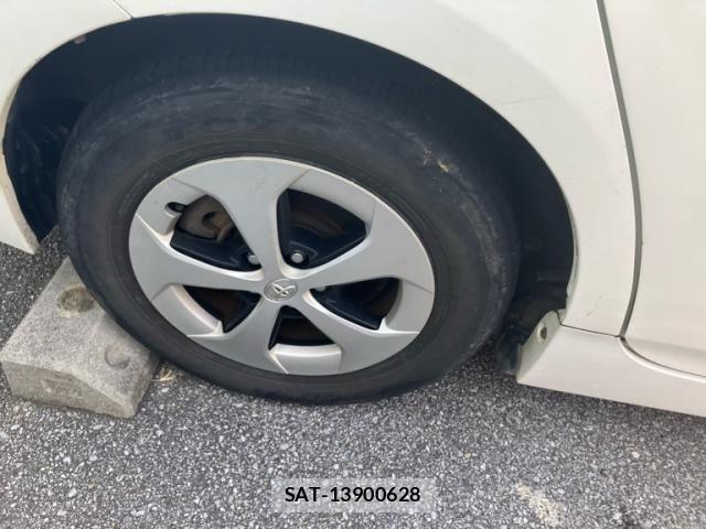 Toyota PRIUS 2014-02 8246404-3