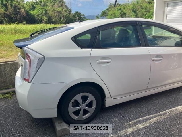 Toyota PRIUS 2014-02 8246404-4