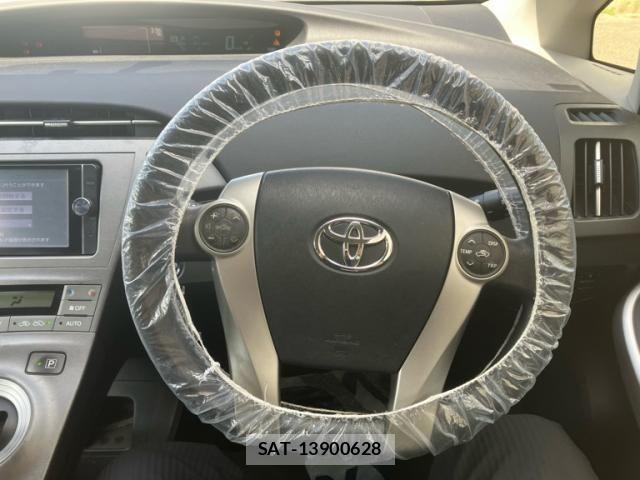 Toyota PRIUS 2014-02 8246404-8