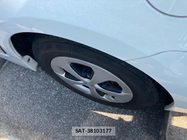Toyota PRIUS 2012-07 8246406-8