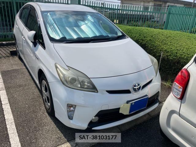Toyota PRIUS 2012-07 8246406-0