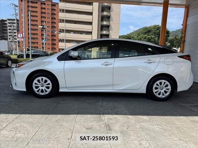 Toyota PRIUS 2022-05 8246375-10