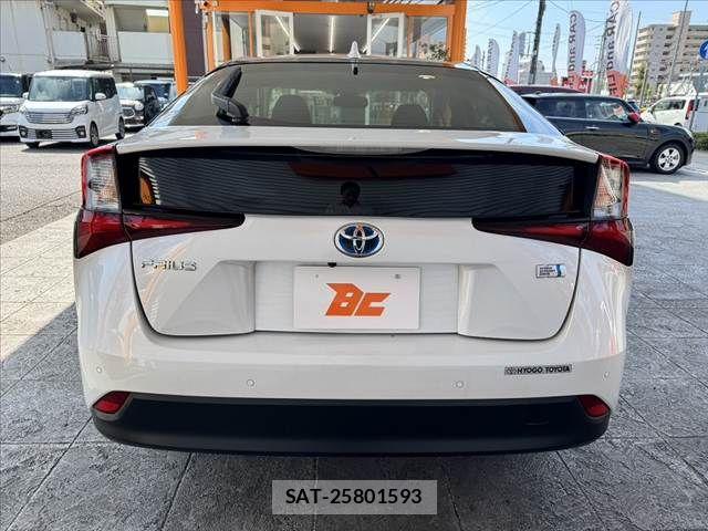 Toyota PRIUS 2022-05 8246375-12