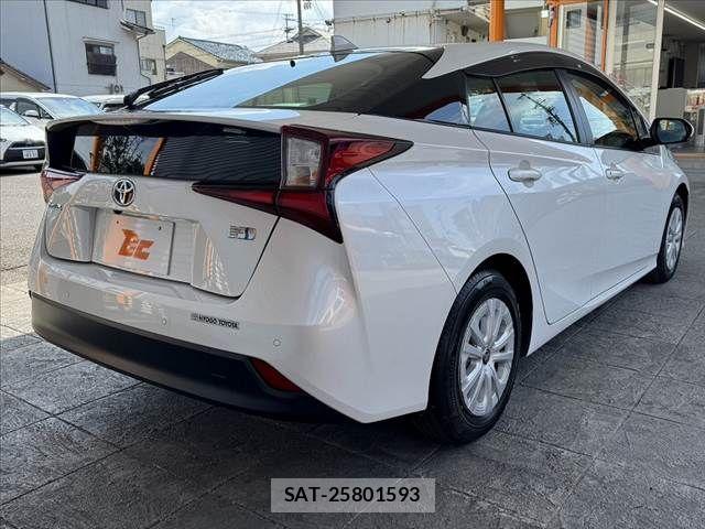 Toyota PRIUS 2022-05 8246375-13