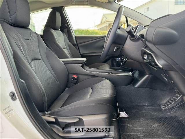Toyota PRIUS 2022-05 8246375-14