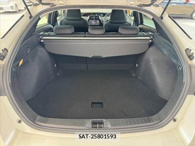 Toyota PRIUS 2022-05 8246375-18