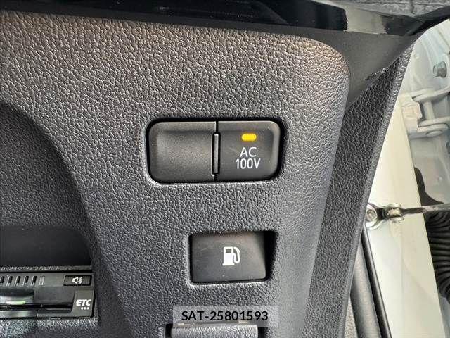 Toyota PRIUS 2022-05 8246375-22