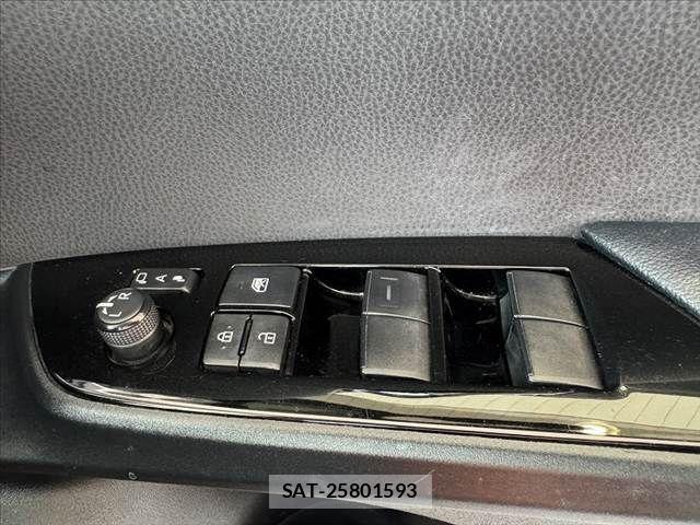 Toyota PRIUS 2022-05 8246375-25
