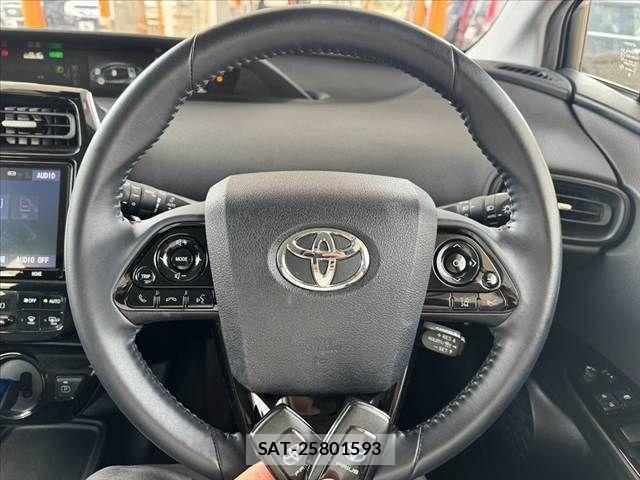 Toyota PRIUS 2022-05 8246375-6
