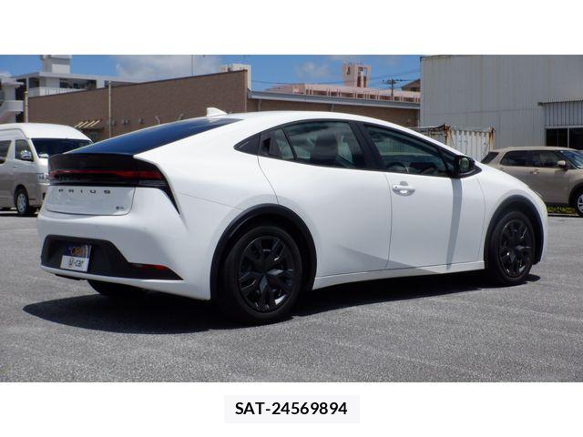 Toyota PRIUS 2023-11 8246371-2