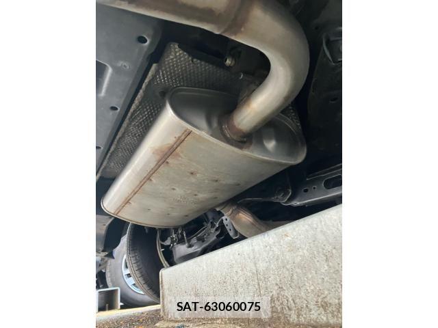 Toyota PRIUS 2017-06 8246382-9