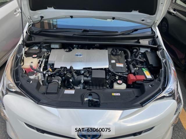 Toyota PRIUS 2017-06 8246382-11