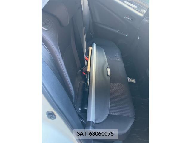 Toyota PRIUS 2017-06 8246382-14