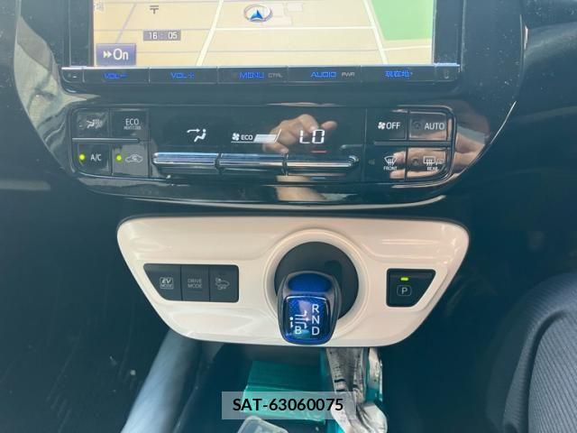 Toyota PRIUS 2017-06 8246382-21