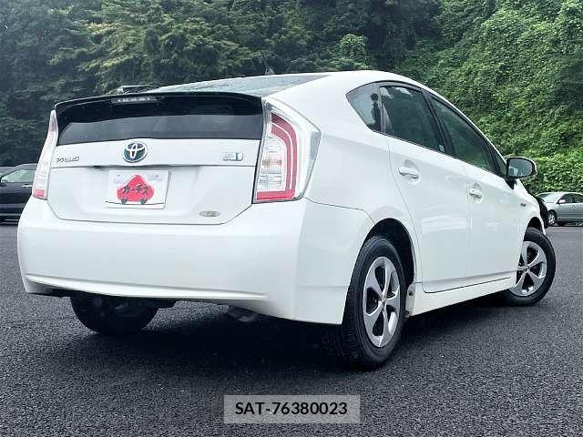 Toyota PRIUS 2012-07 8246387-2