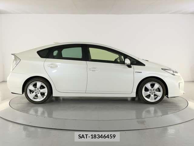 Toyota PRIUS 2012-04 8246383-6