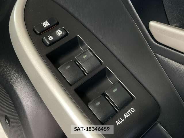 Toyota PRIUS 2012-04 8246383-15