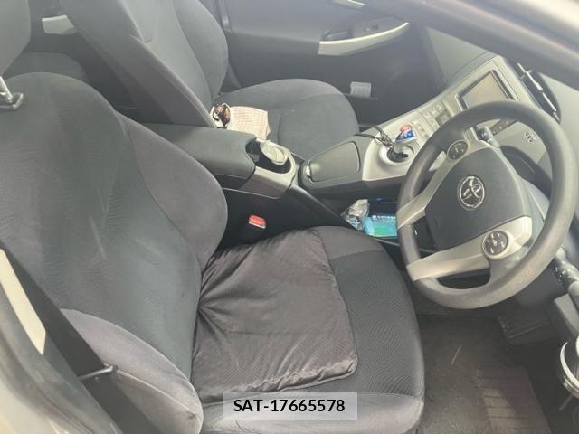 Toyota PRIUS 2015-10 8246399-10