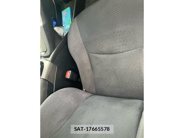 Toyota PRIUS 2015-10 8246399-11