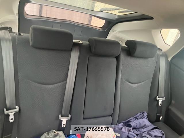 Toyota PRIUS 2015-10 8246399-16