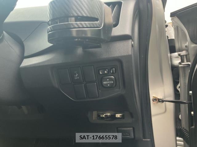 Toyota PRIUS 2015-10 8246399-18