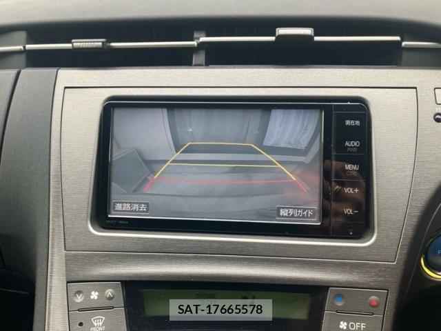 Toyota PRIUS 2015-10 8246399-20