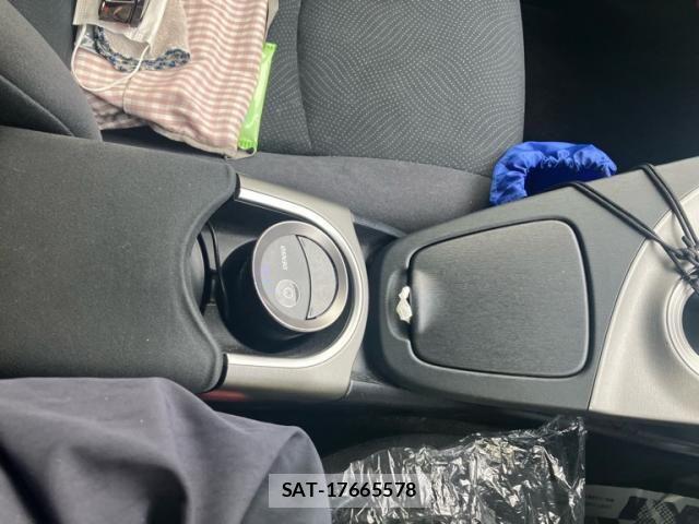 Toyota PRIUS 2015-10 8246399-22