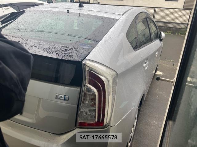 Toyota PRIUS 2015-10 8246399-3