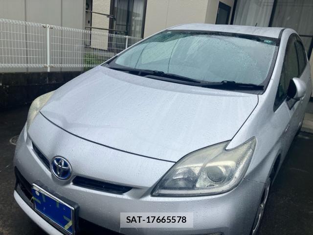 Toyota PRIUS 2015-10 8246399-4